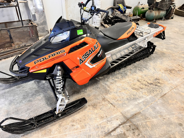 2012-polaris-assault-rmk-800-big-2