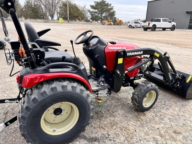 yanmar-sa425-4x4-tractor-big-0